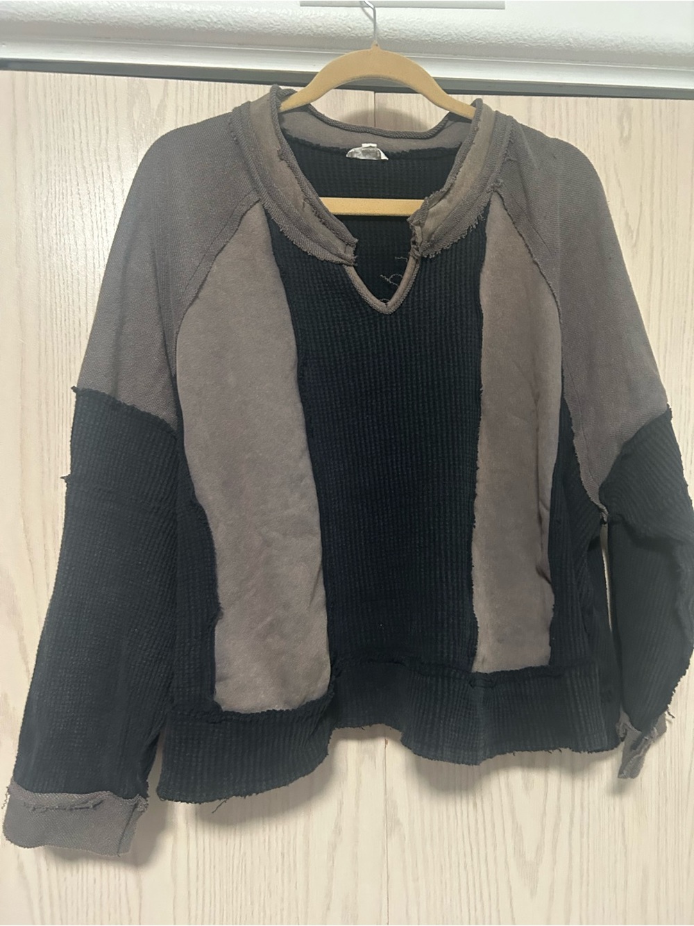 POL Two-Tone Black and Brown Crewneck Pullover Sweater
